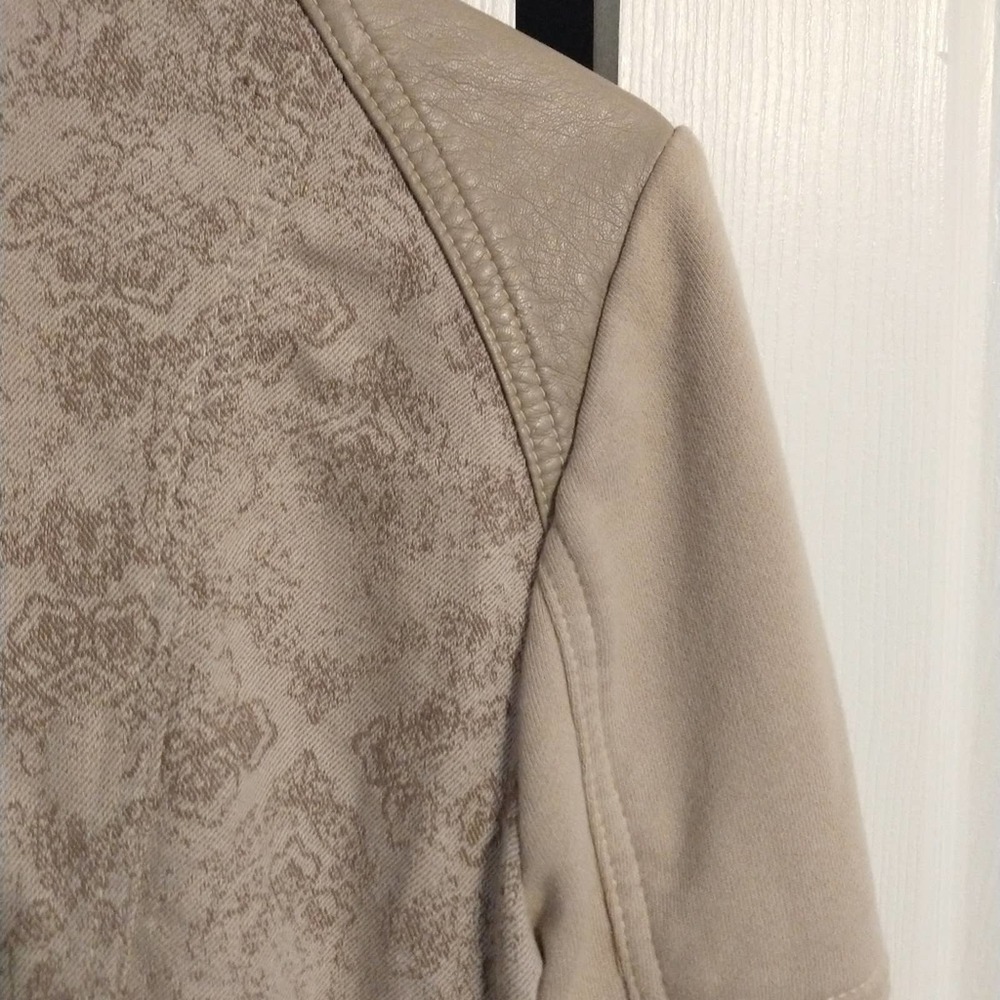 Free People Tan Brocade Vegan Leather Moto Jacket Size 6 - Picture 6 of 7
